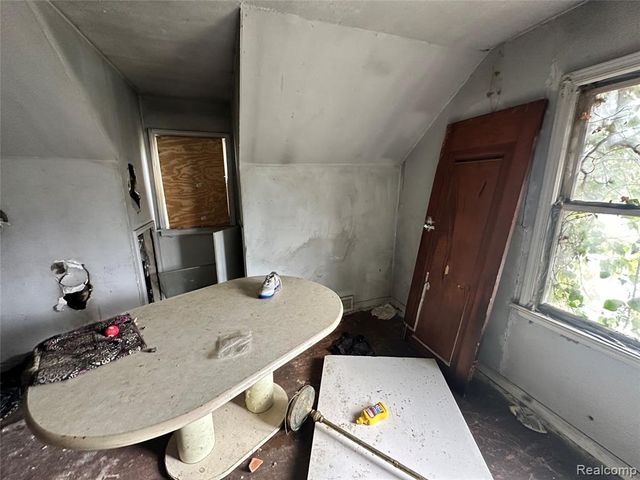 14910 Mapleridge Street, Detroit, MI 48205