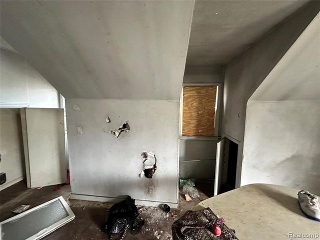 14910 Mapleridge Street, Detroit, MI 48205