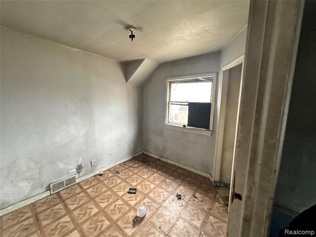 14910 Mapleridge Street, Detroit, MI 48205