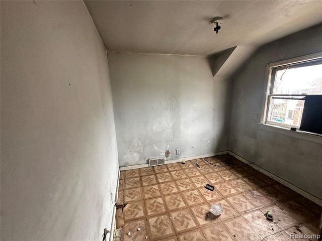 14910 Mapleridge Street, Detroit, MI 48205