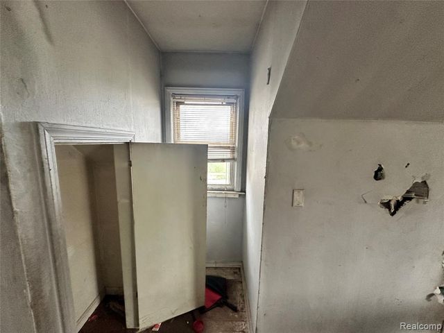 14910 Mapleridge Street, Detroit, MI 48205