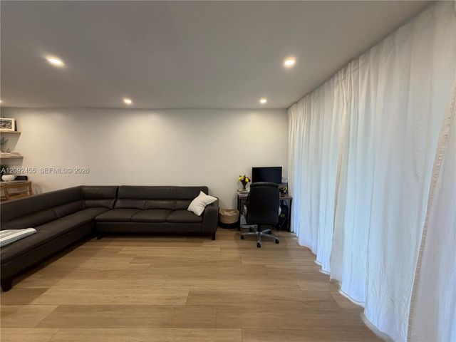 844 Banks Road, Coconut Creek, FL 33063