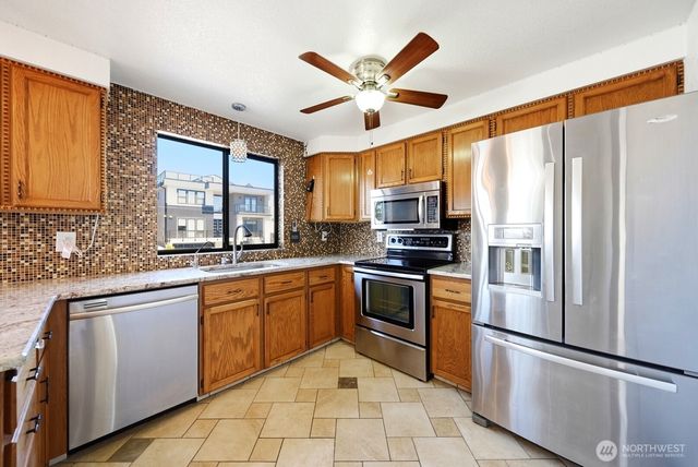 1011 N 28th Place, Renton, WA 98056