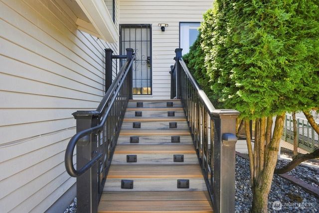 1011 N 28th Place, Renton, WA 98056