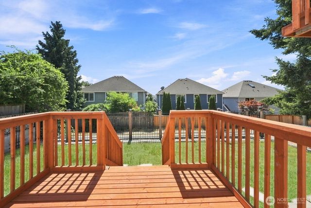 1011 N 28th Place, Renton, WA 98056