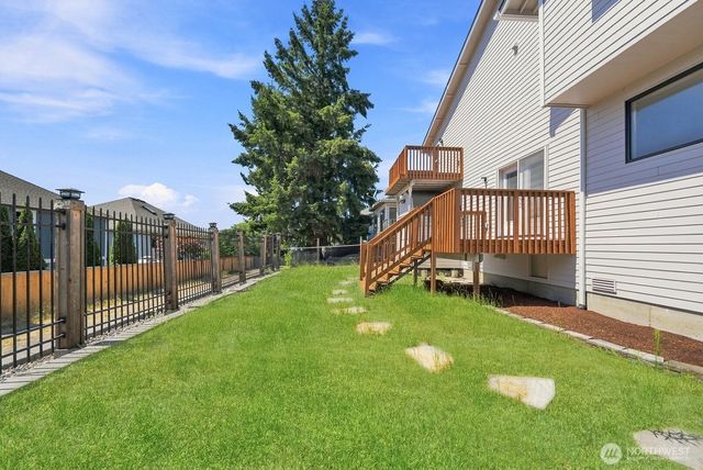 1011 N 28th Place, Renton, WA 98056