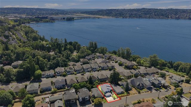 1011 N 28th Place, Renton, WA 98056