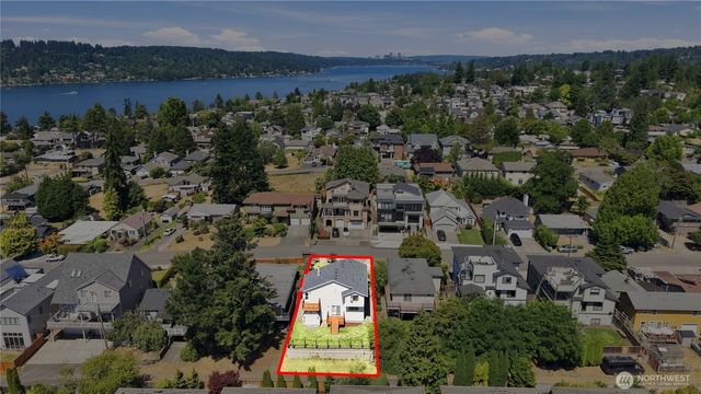 1011 N 28th Place, Renton, WA 98056