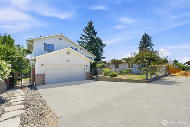 1011 N 28th Place, Renton, WA 98056