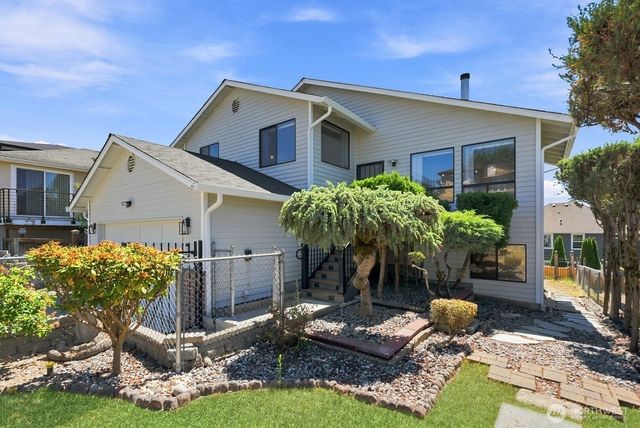 1011 N 28th Place, Renton, WA 98056