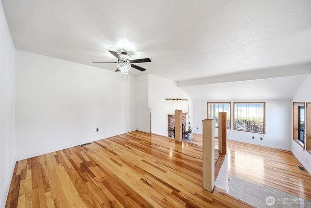 1011 N 28th Place, Renton, WA 98056