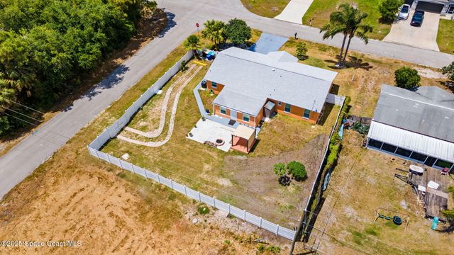 502 Black Horse Street SE, Palm Bay, FL 32909