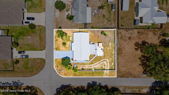 502 Black Horse Street SE, Palm Bay, FL 32909