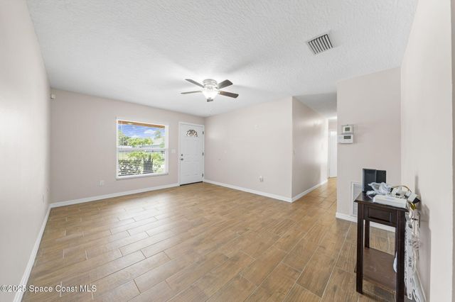 502 Black Horse Street SE, Palm Bay, FL 32909