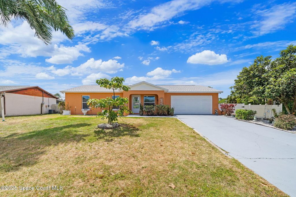 502 Black Horse Street SE, Palm Bay, FL 32909