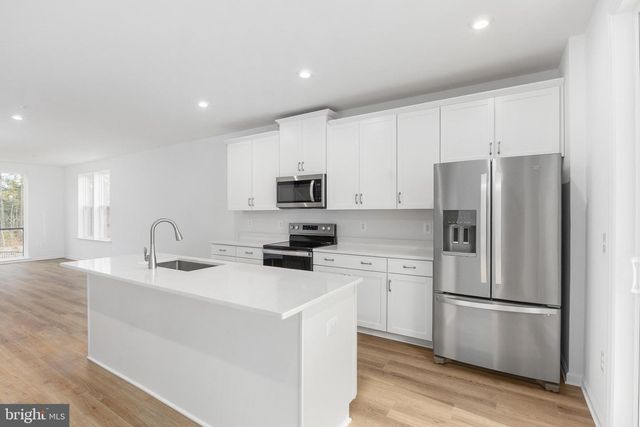 2550 NEABSCO COMMON PL, Woodbridge, VA 22191