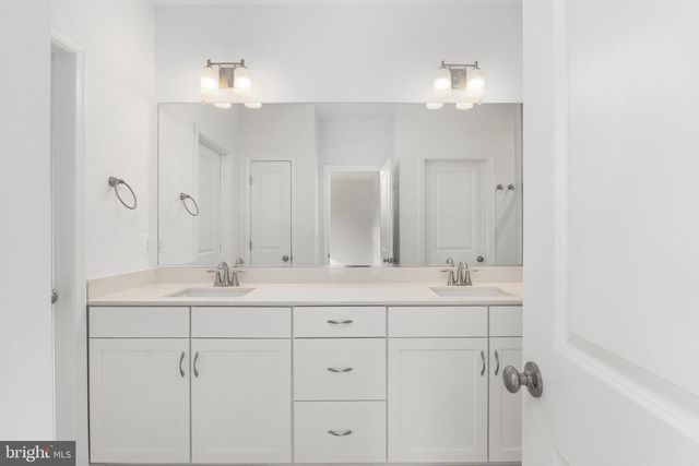 2550 NEABSCO COMMON PL, Woodbridge, VA 22191