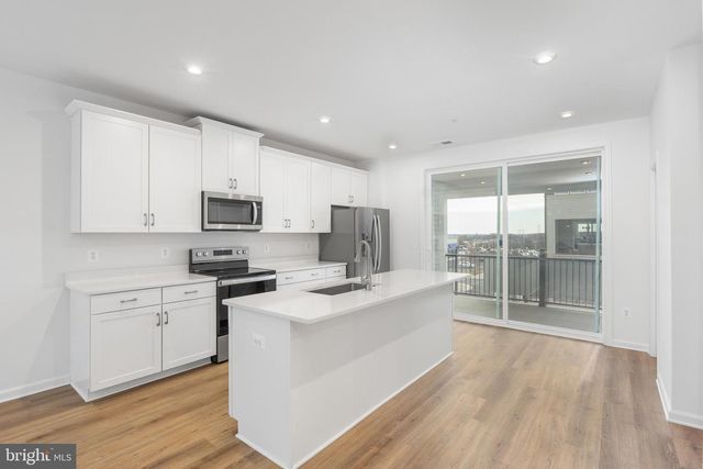 2550 NEABSCO COMMON PL, Woodbridge, VA 22191