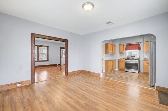 55 Elmwood Ave, Holyoke, MA 01040