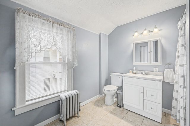55 Elmwood Ave, Holyoke, MA 01040