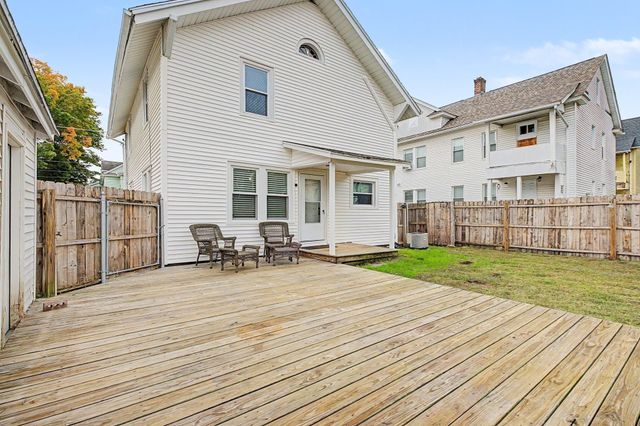 55 Elmwood Ave, Holyoke, MA 01040