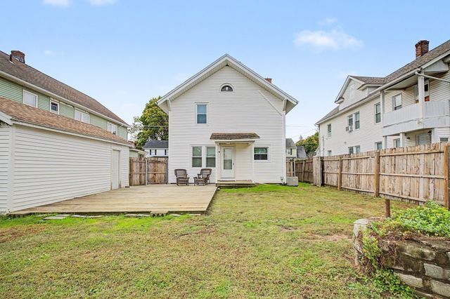 55 Elmwood Ave, Holyoke, MA 01040