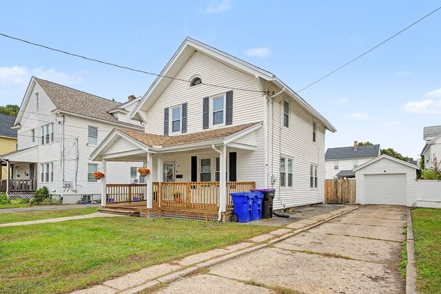 55 Elmwood Ave, Holyoke, MA 01040