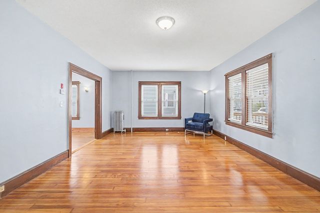 55 Elmwood Ave, Holyoke, MA 01040