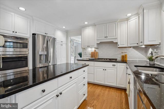 911 RAIL CT, Mclean, VA 22102