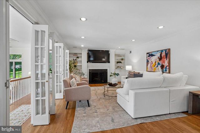 911 RAIL CT, Mclean, VA 22102
