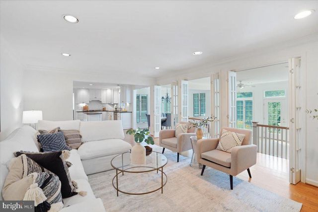 911 RAIL CT, Mclean, VA 22102