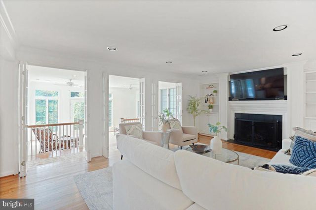 911 RAIL CT, Mclean, VA 22102