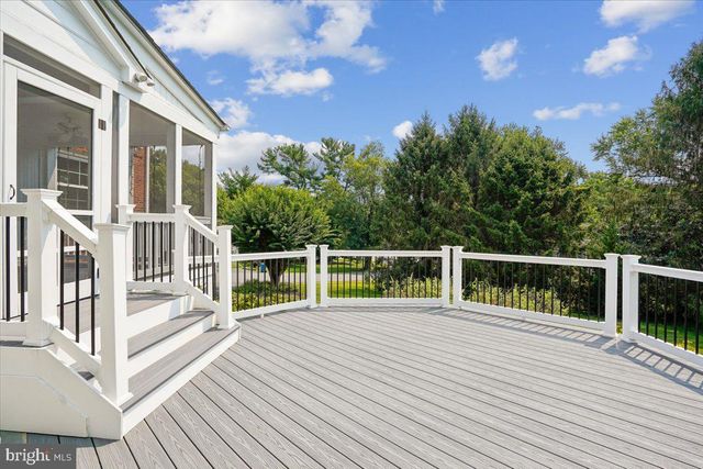 911 RAIL CT, Mclean, VA 22102