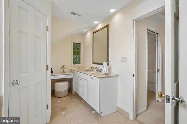 911 RAIL CT, Mclean, VA 22102