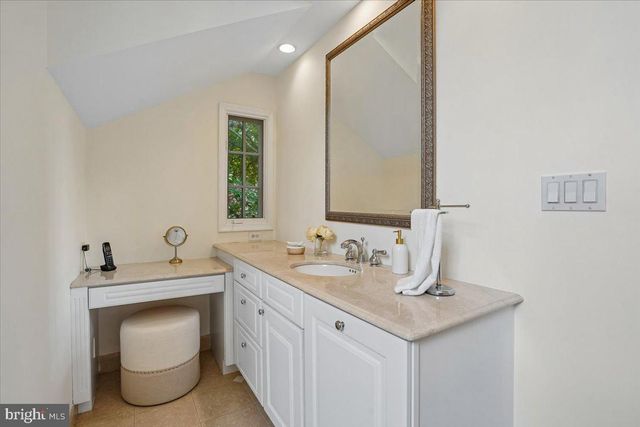 911 RAIL CT, Mclean, VA 22102