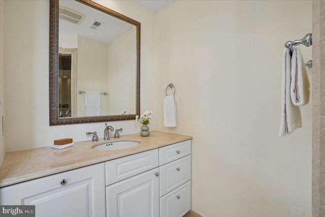 911 RAIL CT, Mclean, VA 22102