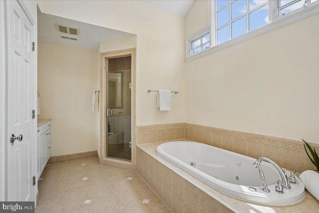 911 RAIL CT, Mclean, VA 22102