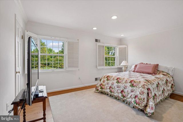 911 RAIL CT, Mclean, VA 22102