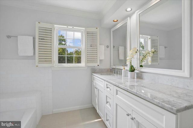 911 RAIL CT, Mclean, VA 22102