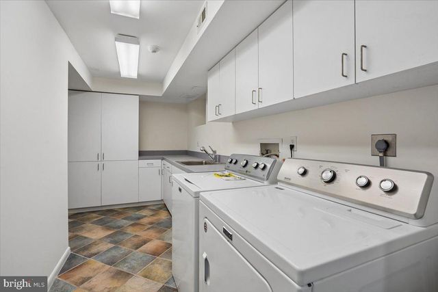 911 RAIL CT, Mclean, VA 22102