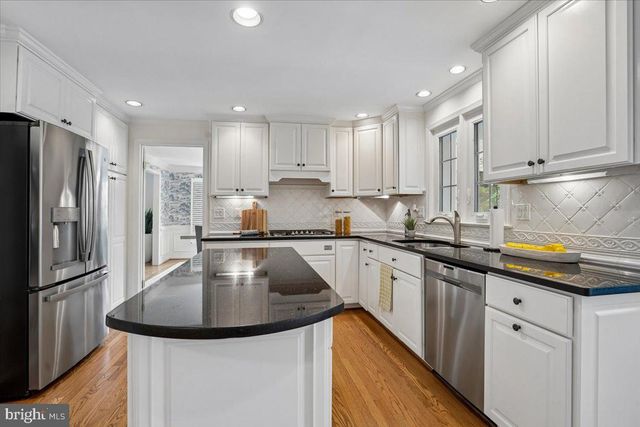911 RAIL CT, Mclean, VA 22102