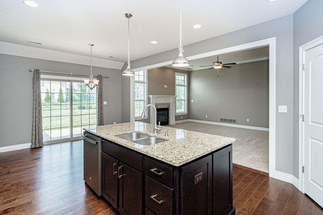 6401 COBBLE CREEK DR, Columbia, MO 65201