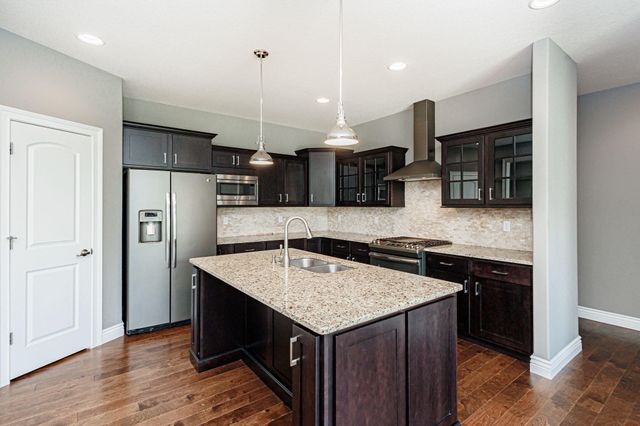 6401 COBBLE CREEK DR, Columbia, MO 65201