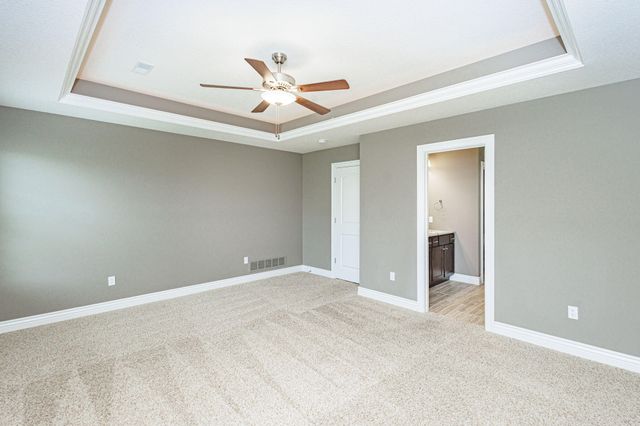 6401 COBBLE CREEK DR, Columbia, MO 65201