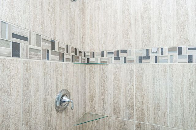 6401 COBBLE CREEK DR, Columbia, MO 65201