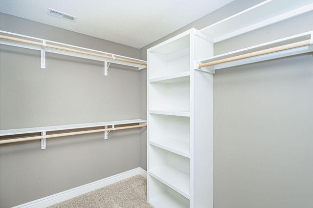 6401 COBBLE CREEK DR, Columbia, MO 65201