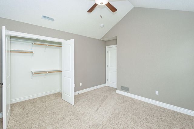 6401 COBBLE CREEK DR, Columbia, MO 65201