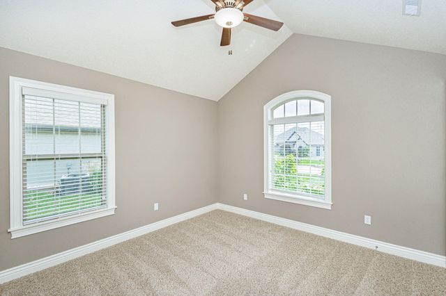 6401 COBBLE CREEK DR, Columbia, MO 65201