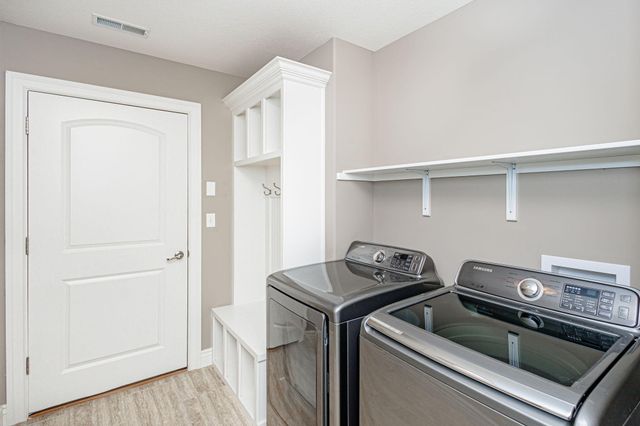 6401 COBBLE CREEK DR, Columbia, MO 65201