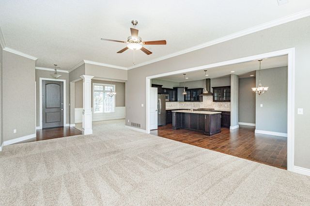 6401 COBBLE CREEK DR, Columbia, MO 65201